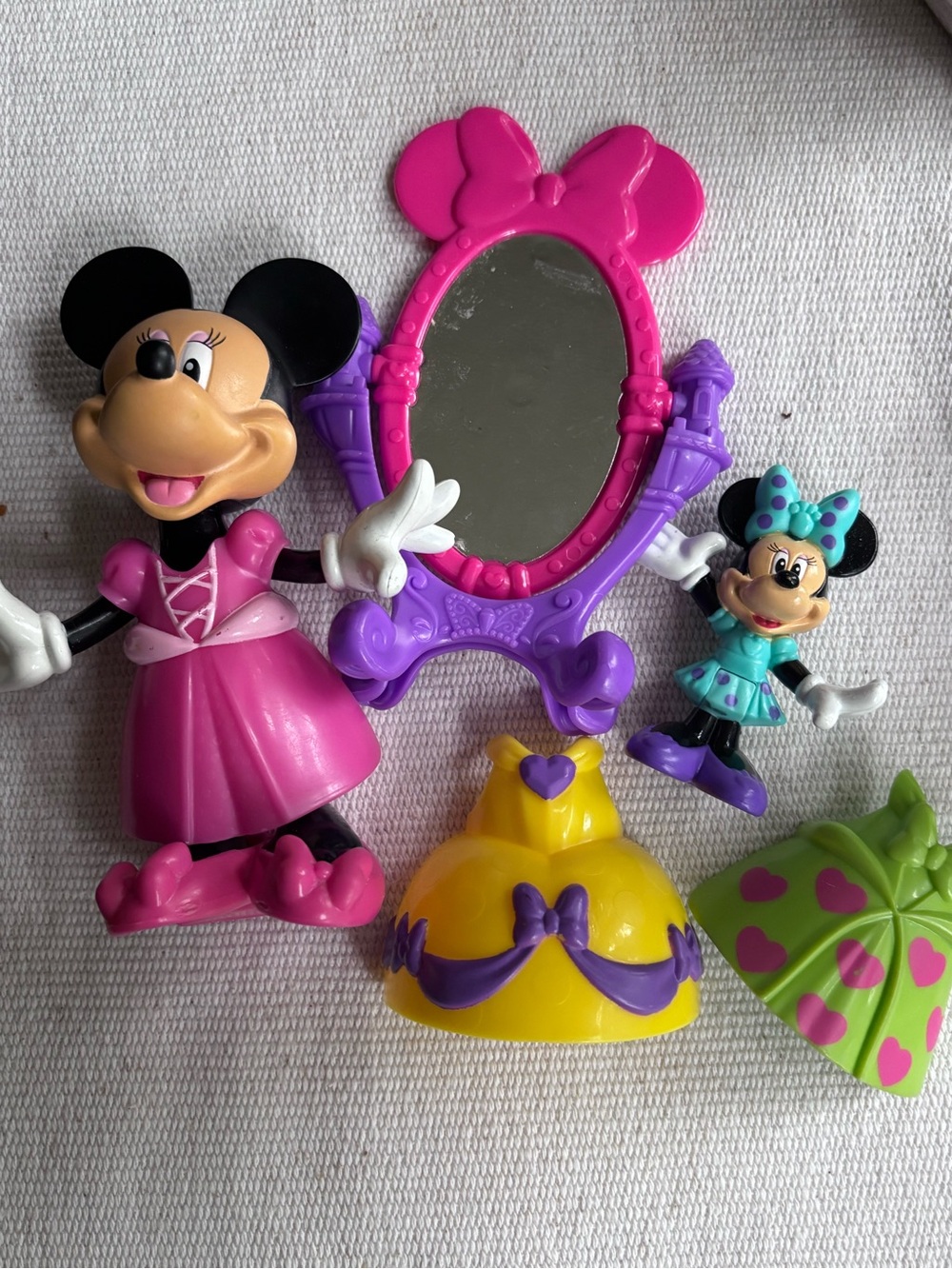 Fisher-Price Disney Minnie Mouse Ball Gala Bow-tique partial playset